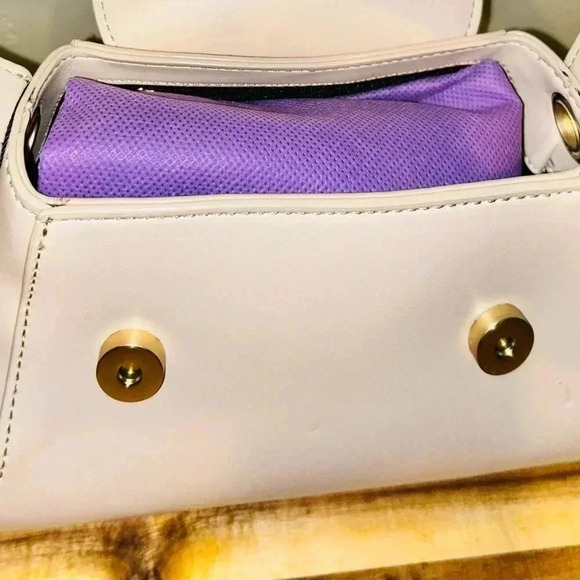 HOUSE OF WANT. WE ARE CHIC CROSS BODY BAG. DESIGNER. WINTER WHITE. NWTS🛍️! - Picture 9 of 15